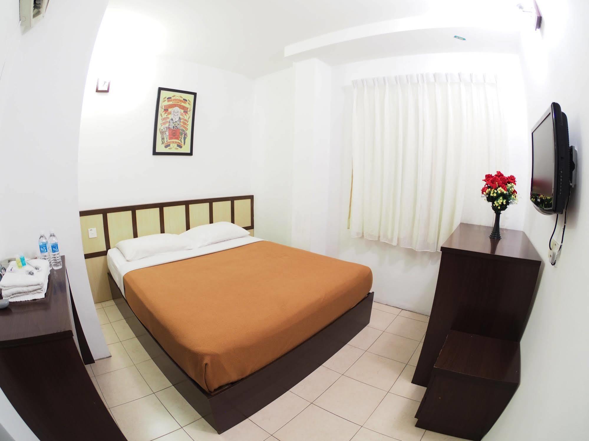Oyo 1192 Hash House Hotel Malacca Exterior photo